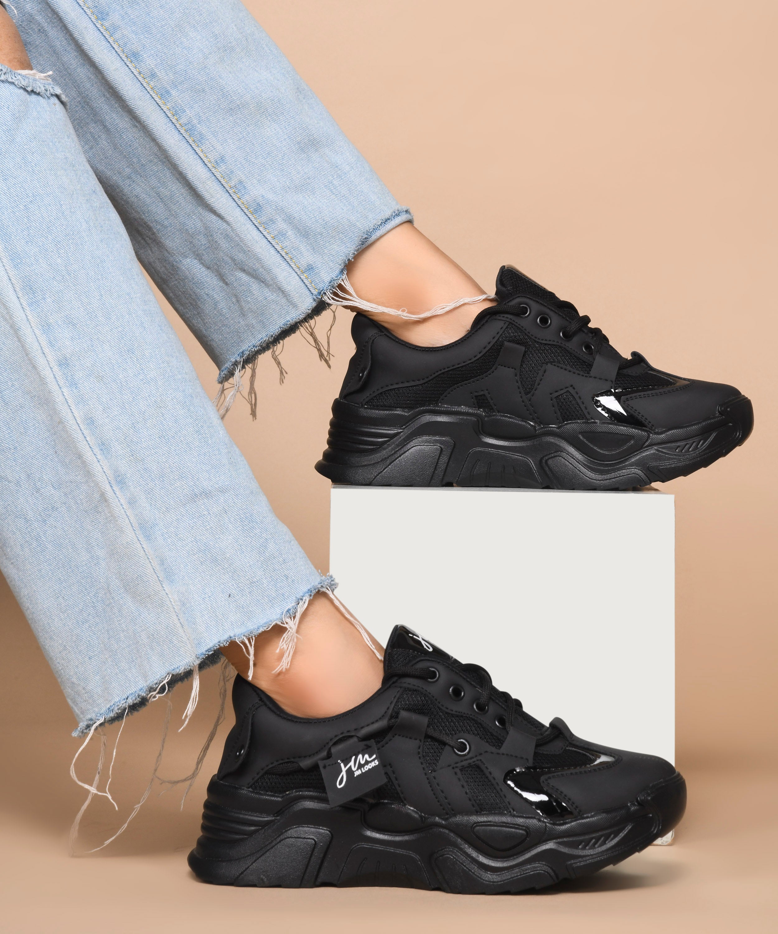 Women’s Chunky Lace-Up Casual Sneakers with Cushioned Sole