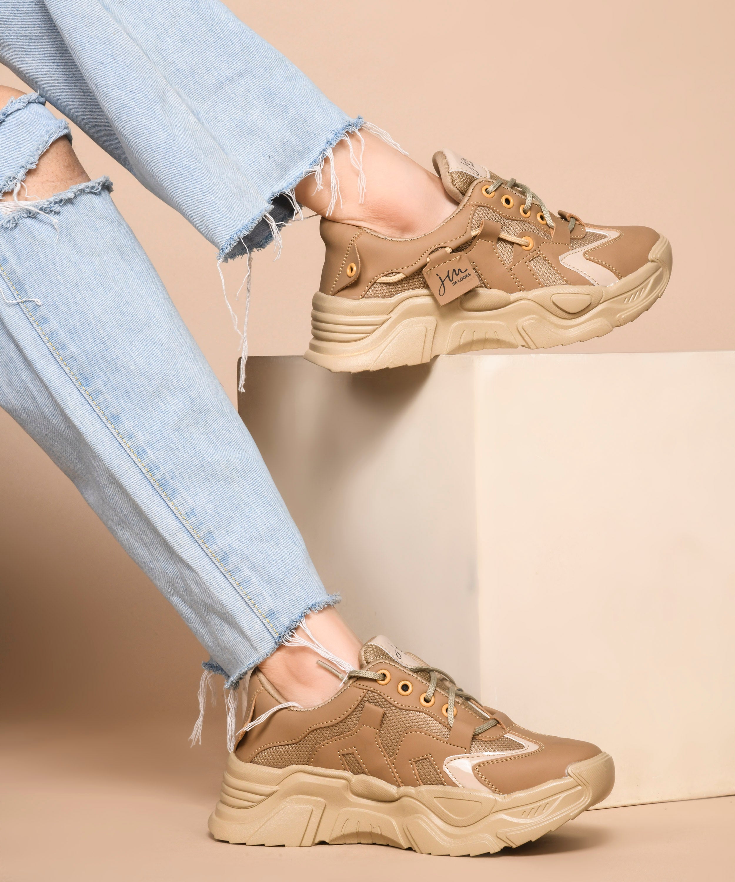 Women’s Chunky Lace-Up Casual Sneakers with Cushioned Sole