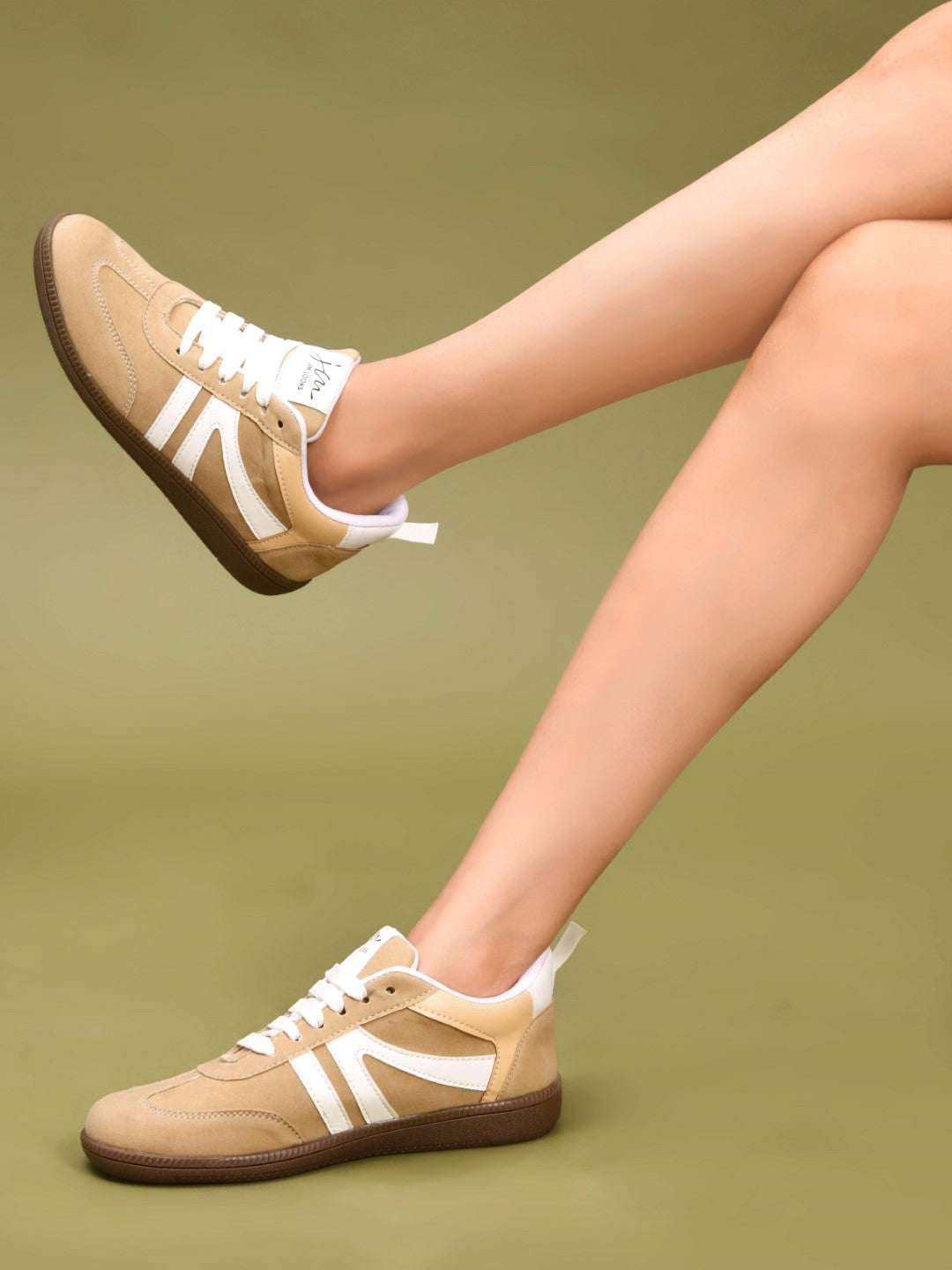 Women Retro Stripe Suede Sneakers