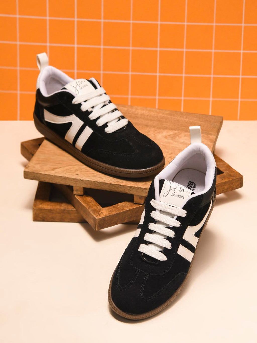 Women Retro Stripe Suede Sneakers