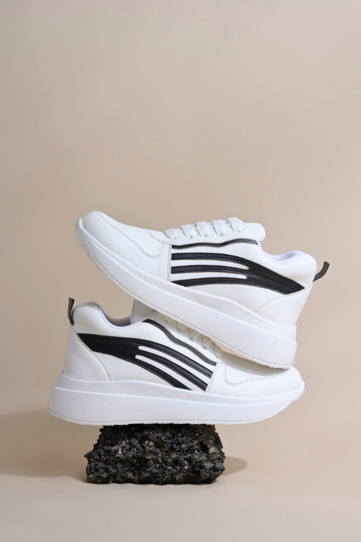 Jm Looks sneakers with contrasting stripe detailing on the side  Black