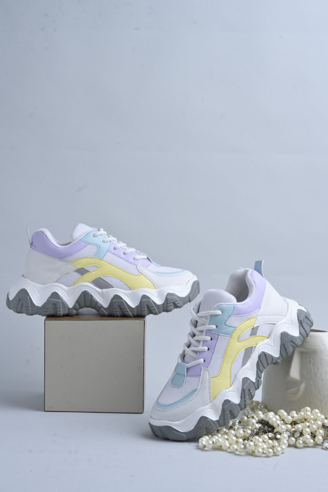 Jm Looks trendy chunky sole sneakers with wavy design elements  White