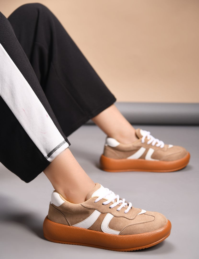 Suede lace up sneakers with cushioned sole