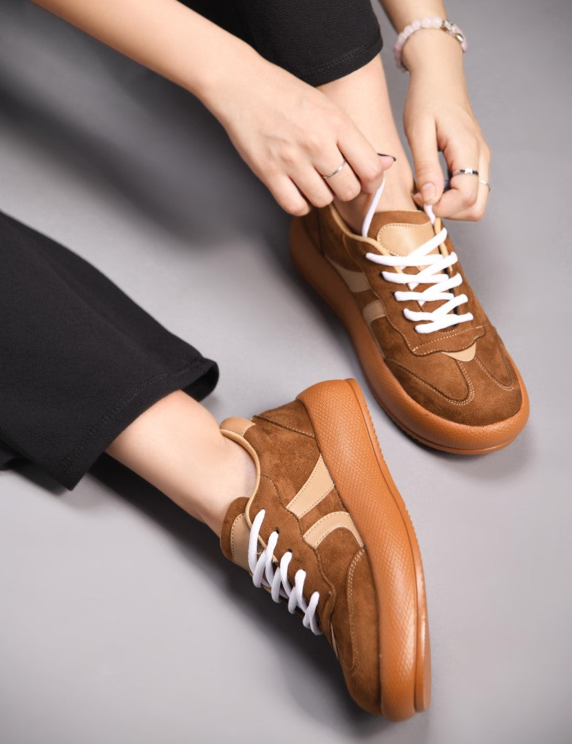 Suede lace up sneakers with cushioned sole