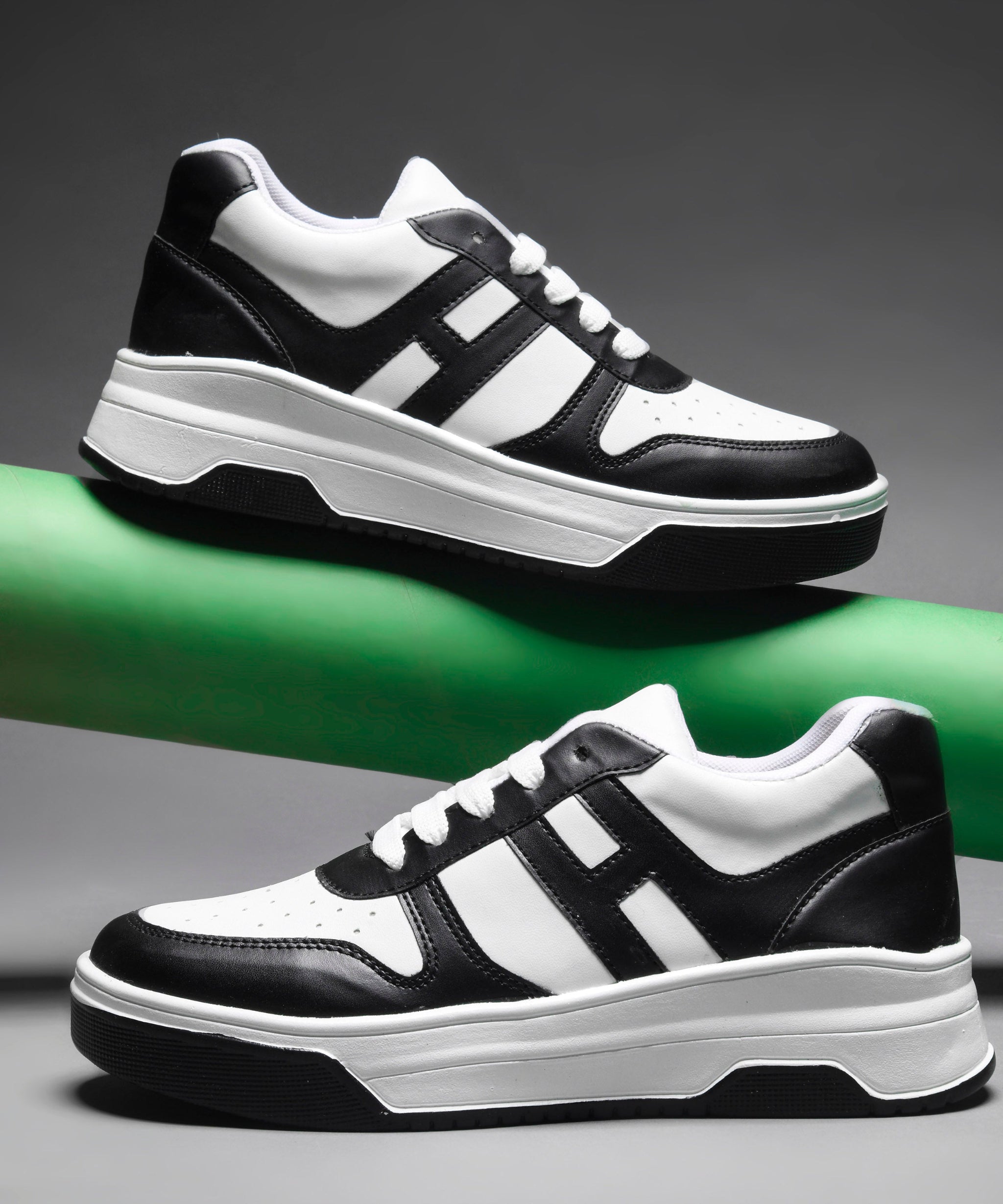 Sneakers with Bold Design & Elevated Sole for Women