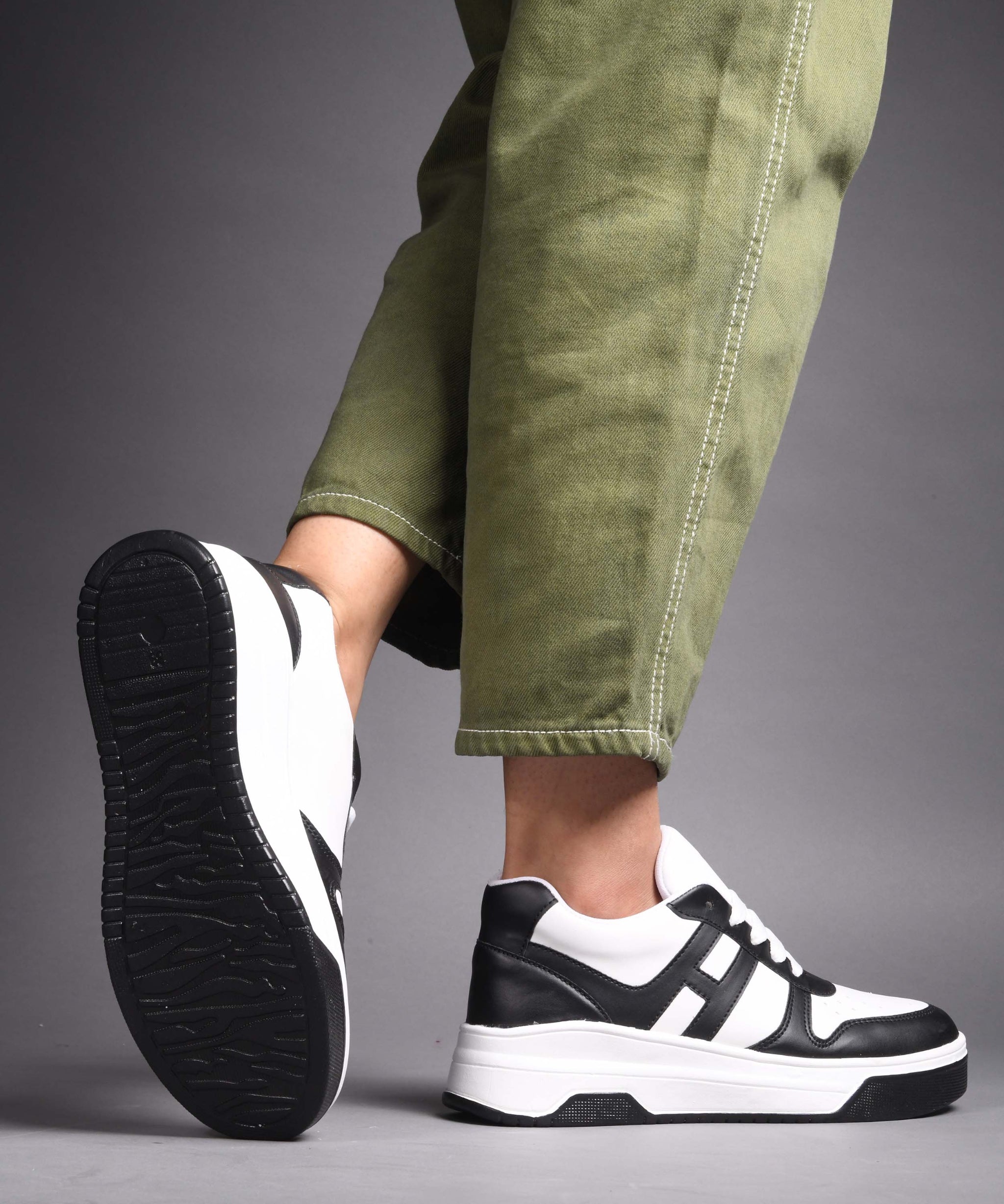 Sneakers with Bold Design & Elevated Sole for Women