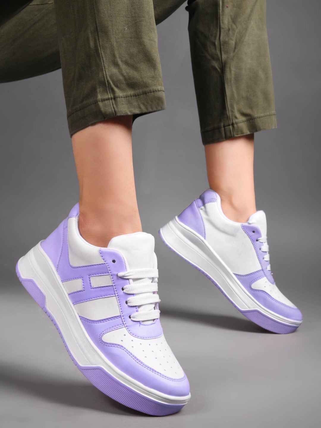 Sneakers with Bold Design & Elevated Sole for Women