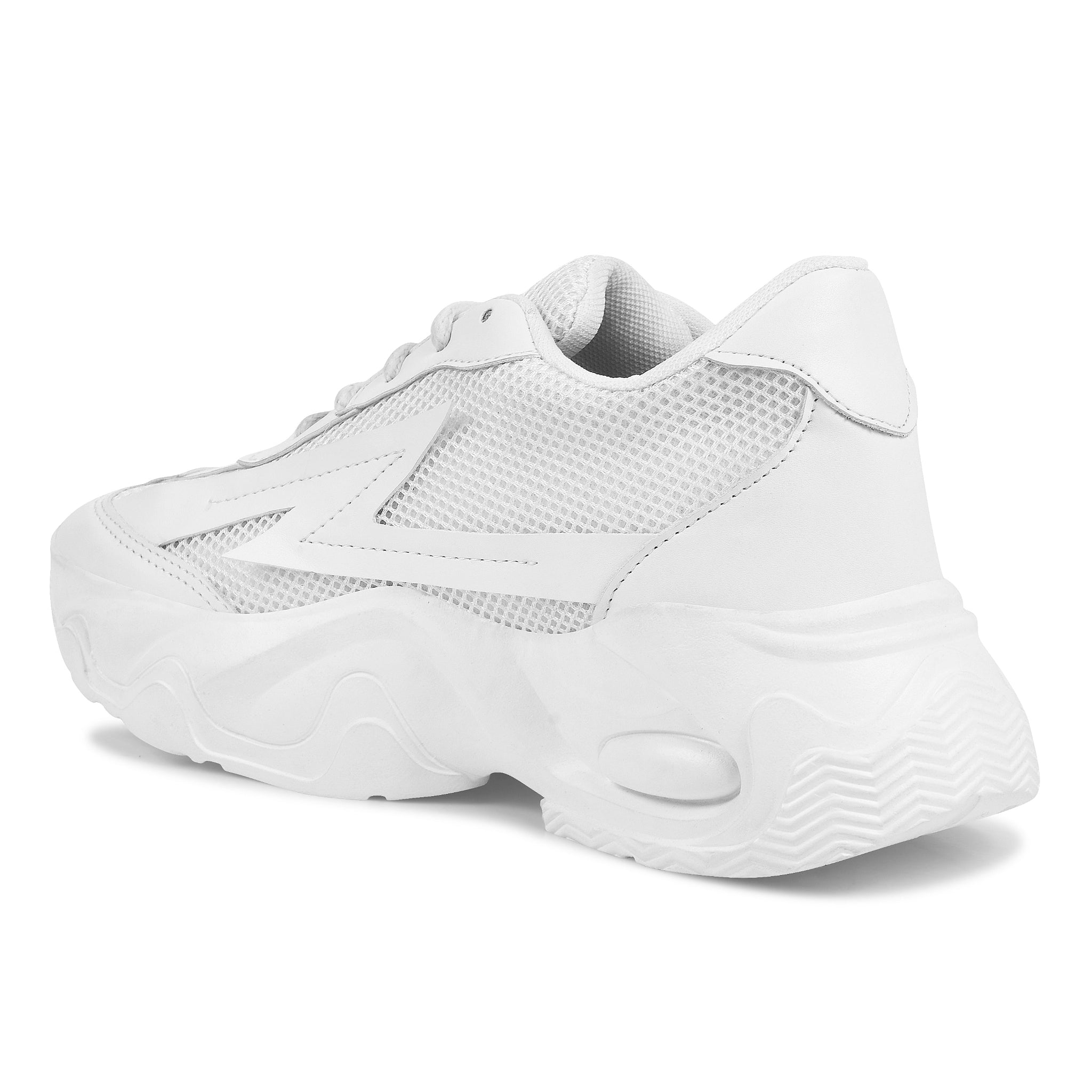 Chunky sole mesh sneakers with bold design