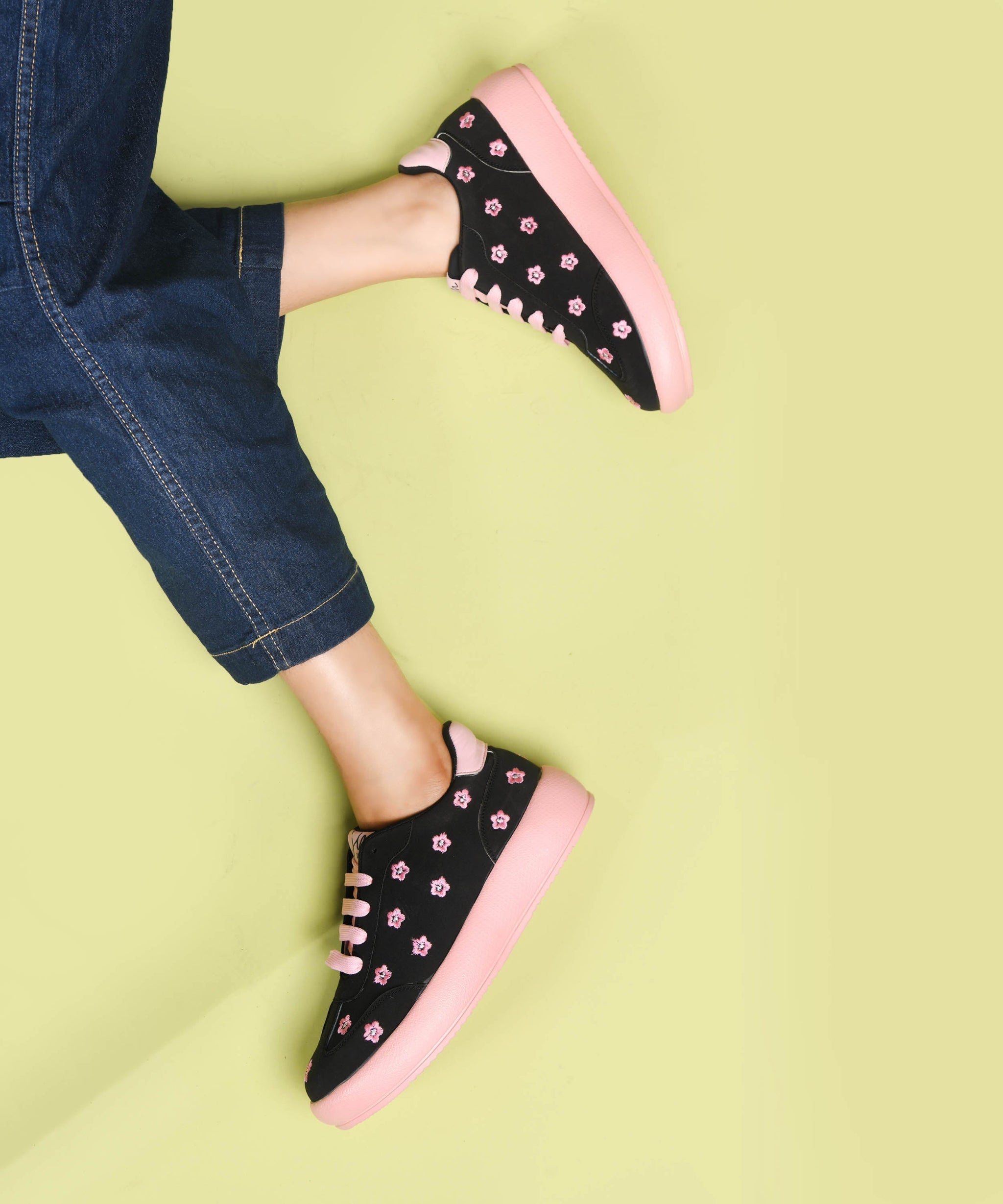 Suede Flower Printed Low-Top Sneakers