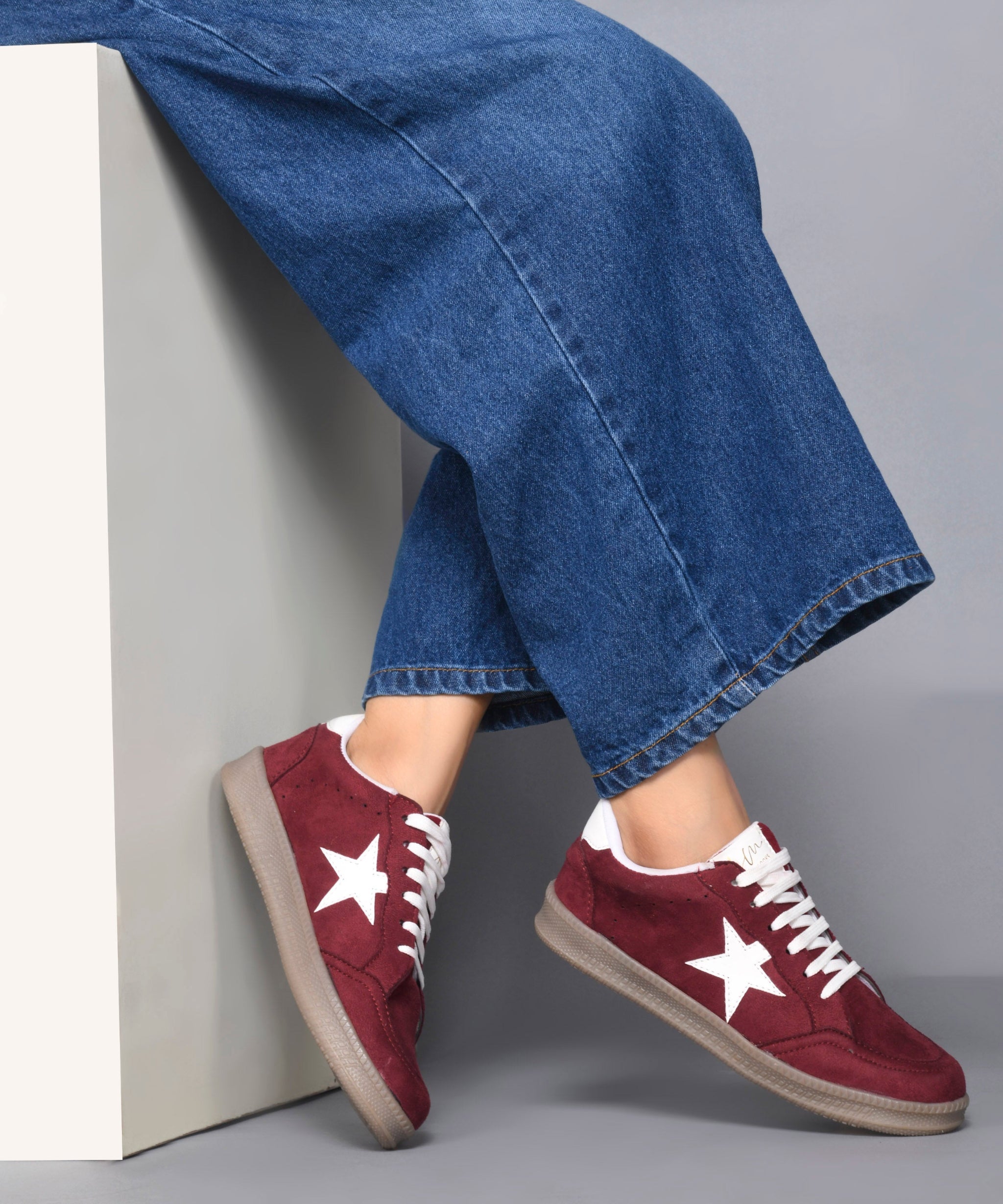 Vintage Inspired Star Sneakers for Women: Suede Lace-Up Shoes with Gum Sole