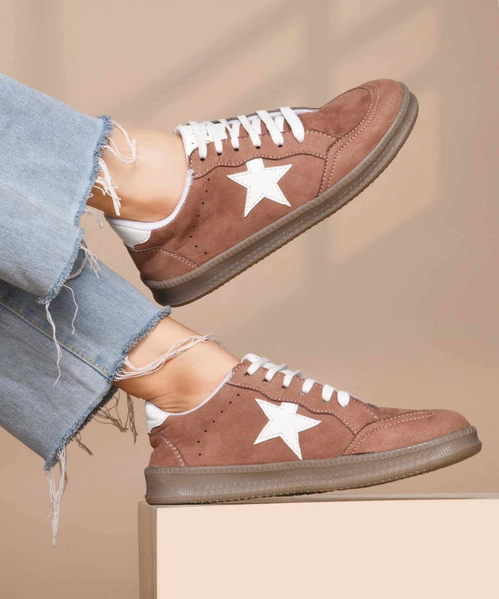 Vintage Inspired Star Sneakers for Women: Suede Lace-Up Shoes with Gum Sole
