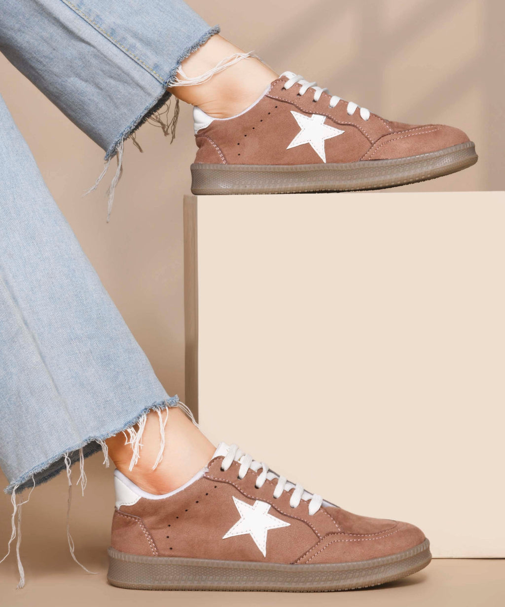 Vintage Inspired Star Sneakers for Women: Suede Lace-Up Shoes with Gum Sole